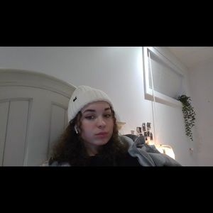 Meet your Posher, Ann-émily